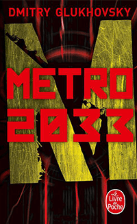 C'est la couverture de "Metro 2033" écrit par Dmitry Glukhovsky. On y voit une rame de métro en noir et rouge avec un gros "M" en jaune avec une texture de métal.
